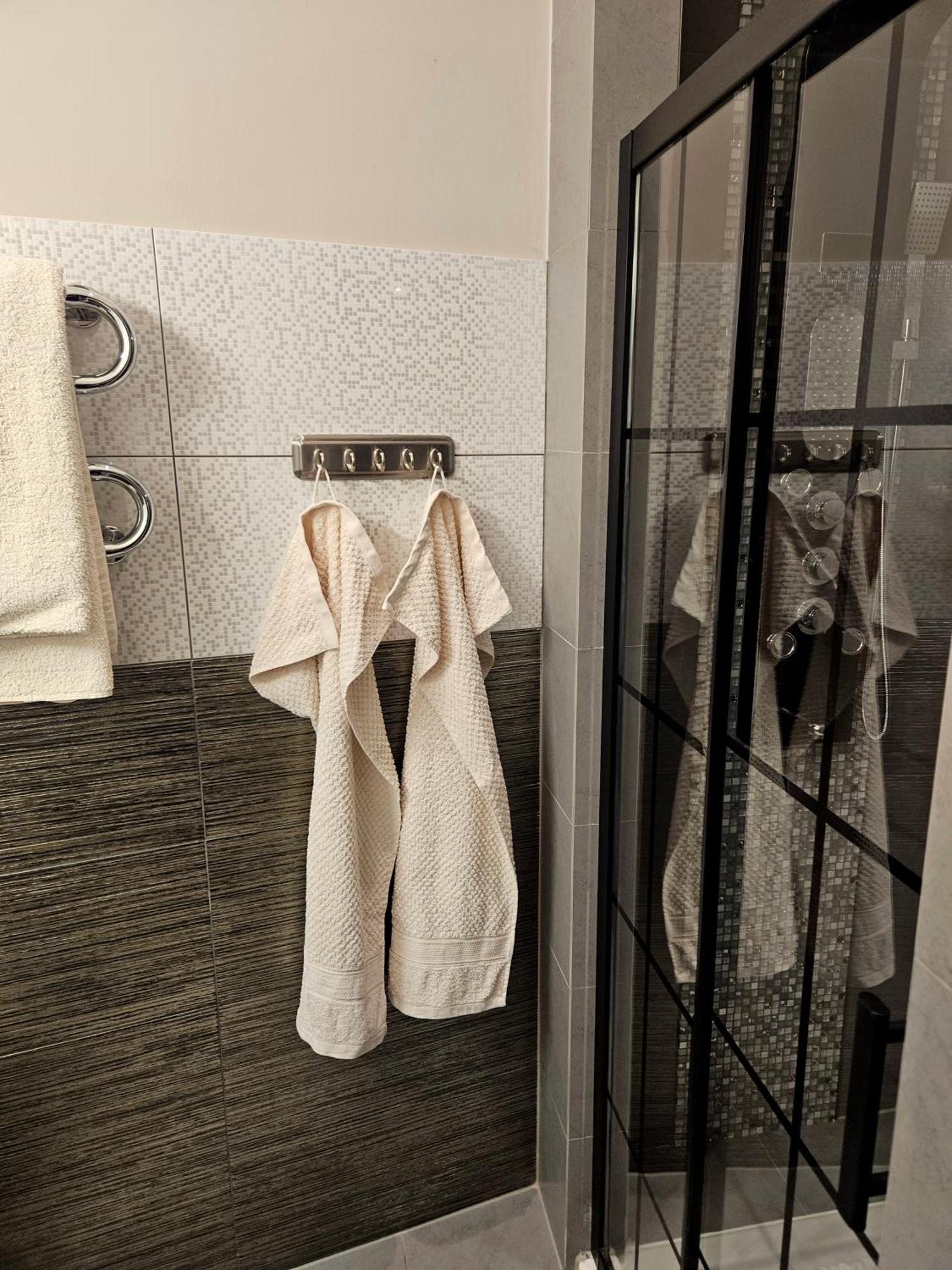 Apartamento Sara -Mikolajska - Rynek - Netflix Hydromassage Cracovia Exterior foto